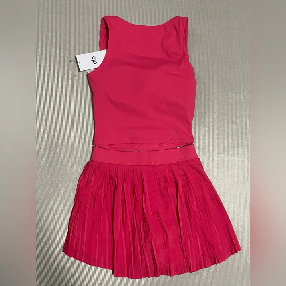 ALO Yoga Hot Pink Scoop Crop Tank and Pleated Skirt Set